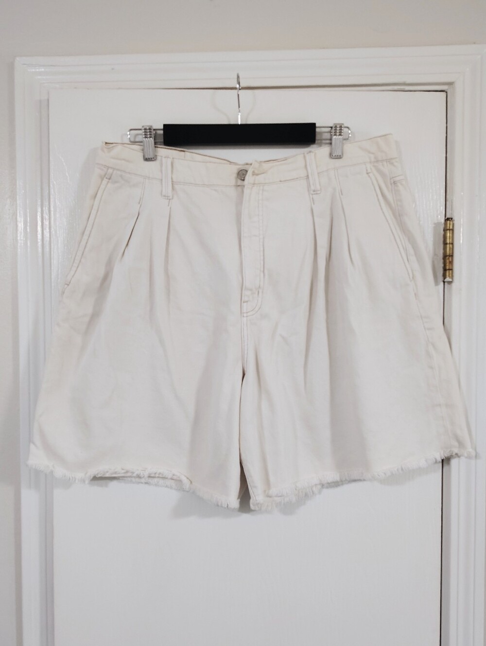NWT Pistola Layne Pleated High Waist A-Line Denim White / Bone Shorts Women's 32 - Picture 4 of 12